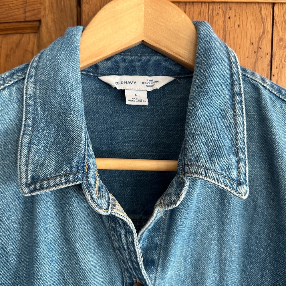 Old Navy Blue Denim Button Down Shirt - Picture 2 of 6